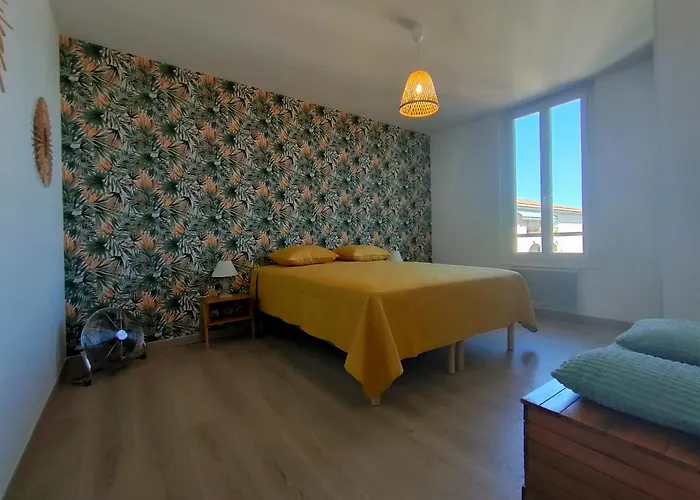 Apartment Citycenter, Aircond Flat With Bedroom Queen Size *